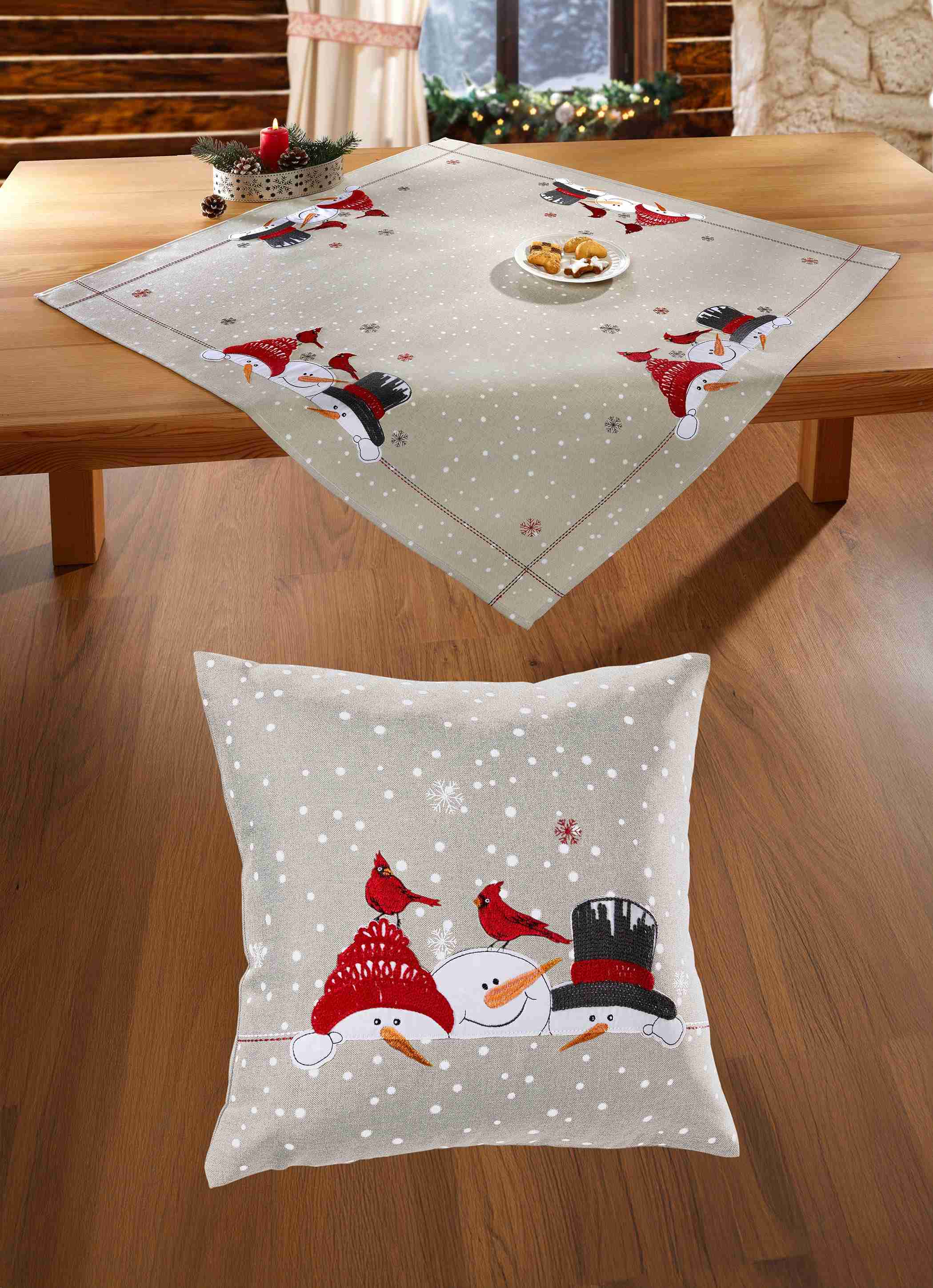 Zauberhafte Tisch- und Raumdekoration mit Schneemann-Motiven